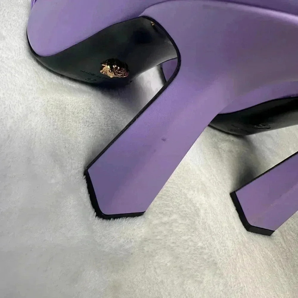 Versace SZ 7 Medusa Insignia Purple Gold Chain Heels Pumps - Picture 8 of 15